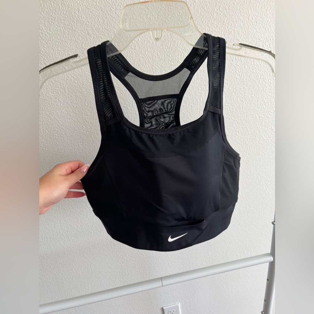 Nike Women’s Halter Mesh Sports bra - Size L. Medium support